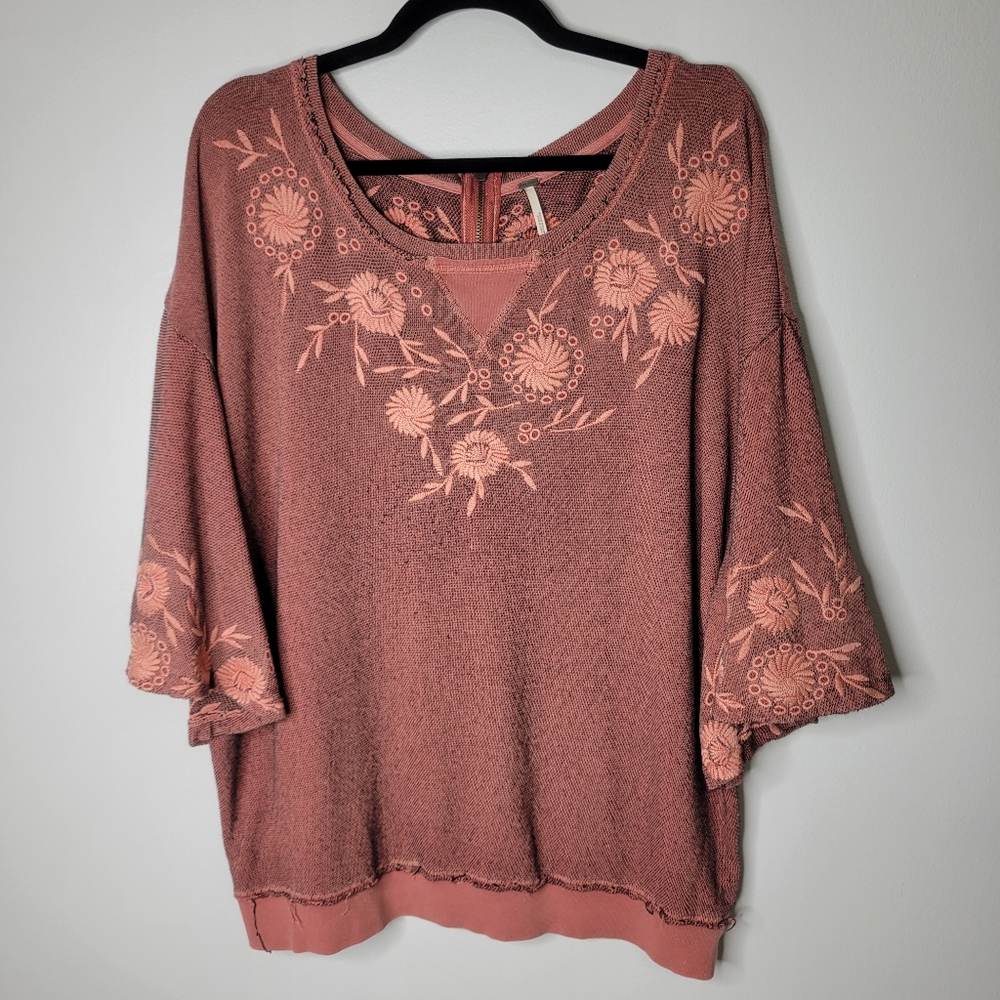 Unique Free People Sweater Top with Beautiful Flower Embroidery size L